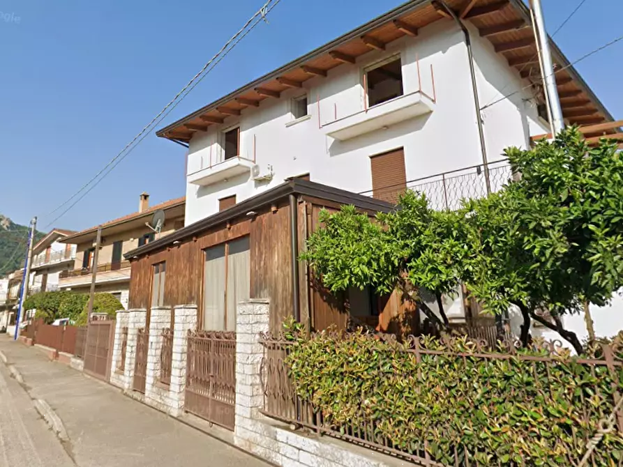 Immagine 7 di Negozio in vendita  in Viale Volturno a Vairano Patenora