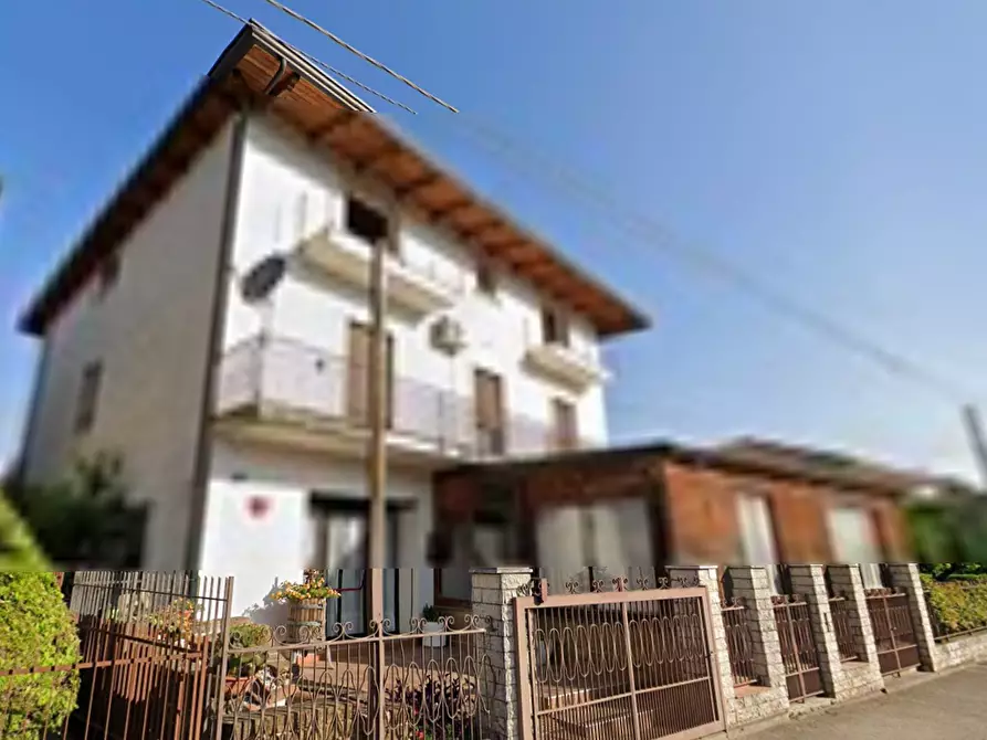 Immagine 12 di Negozio in vendita  in Viale Volturno a Vairano Patenora