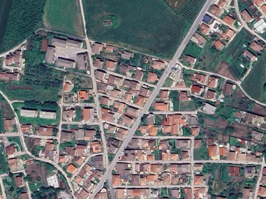 Immagine 17 di Negozio in vendita  in Viale Volturno a Vairano Patenora