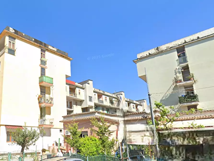 Immagine 10 di Appartamento in vendita  in Via Como a Mondragone