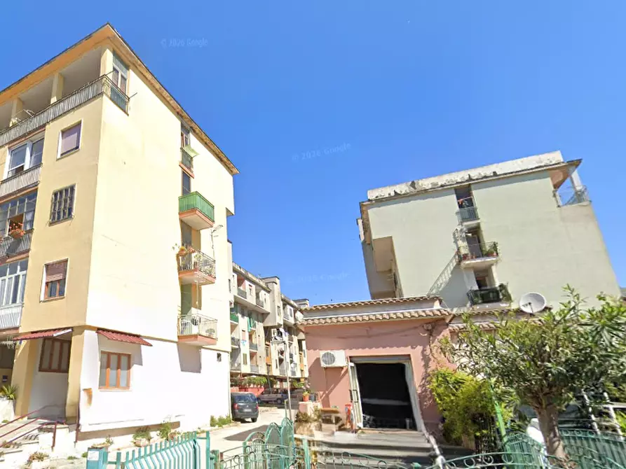 Immagine 11 di Appartamento in vendita  in Via Como a Mondragone