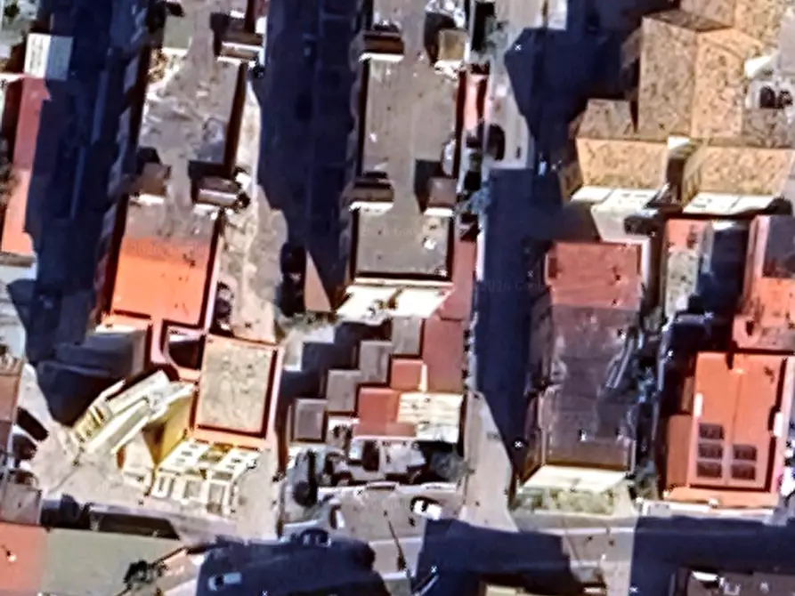 Immagine 15 di Appartamento in vendita  in Via Como a Mondragone