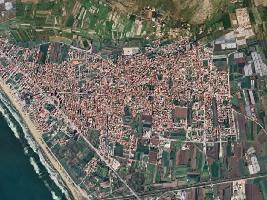 Immagine 20 di Appartamento in vendita  in Via Como a Mondragone