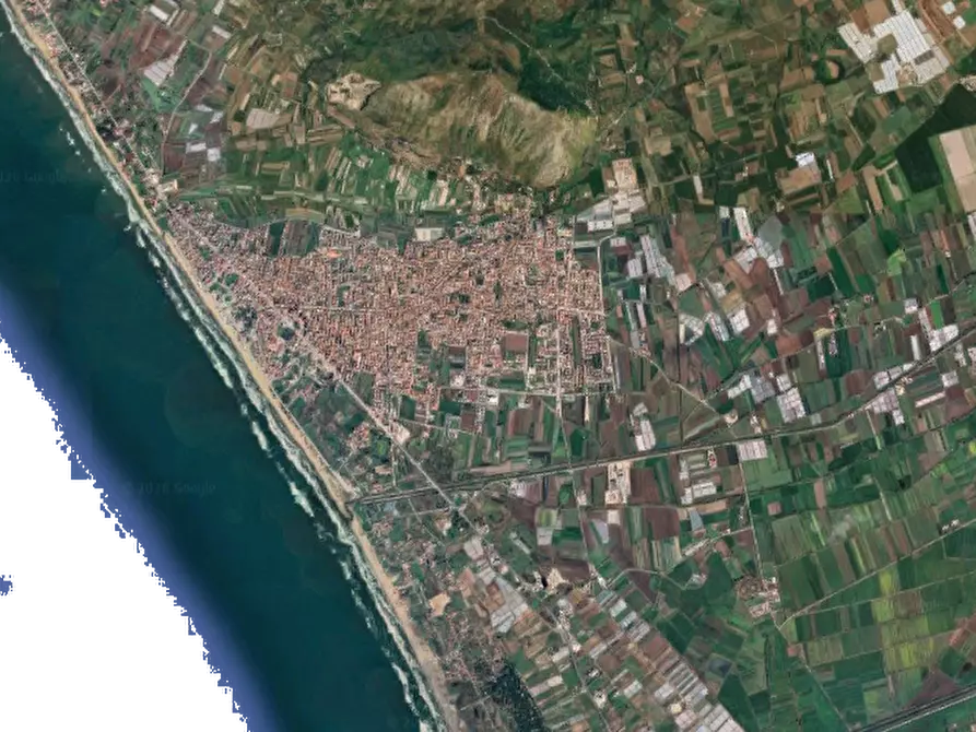 Immagine 21 di Appartamento in vendita  in Via Como a Mondragone