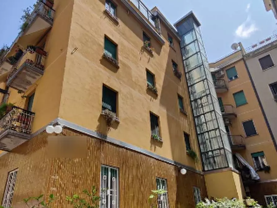 Immagine 15 di Appartamento in vendita  in Via Lomellina a Milano