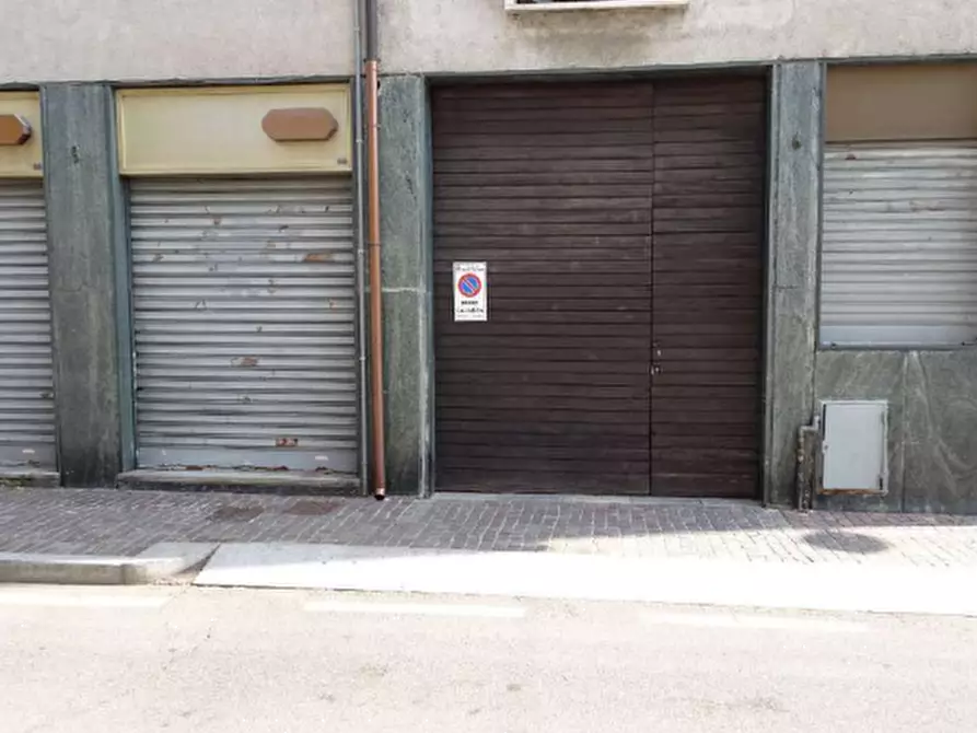 Immagine 5 di Appartamento in vendita  in Via Dante Alighieri a Trezzo Sull'adda