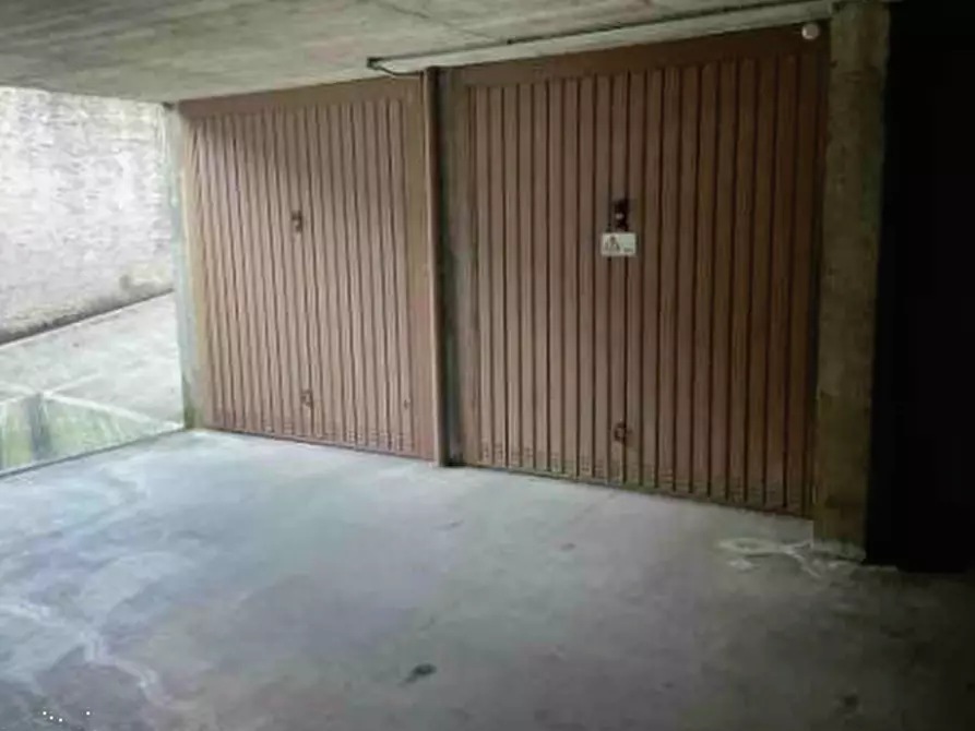 Immagine 2 di Garage in vendita  in Via dello Sport a Gorgonzola