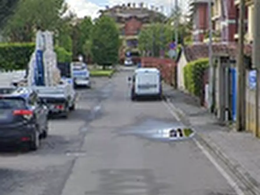 Immagine 3 di Garage in vendita  in Via dello Sport a Gorgonzola
