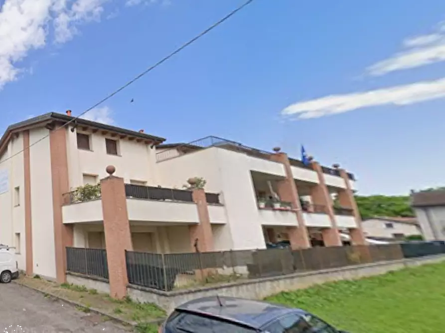 Immagine 3 di Appartamento in vendita  in Via Sandro Pertini a Pizzale