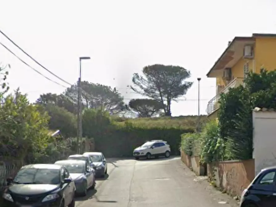 Immagine 5 di Laboratorio in vendita  in Via Treviso a Pomezia