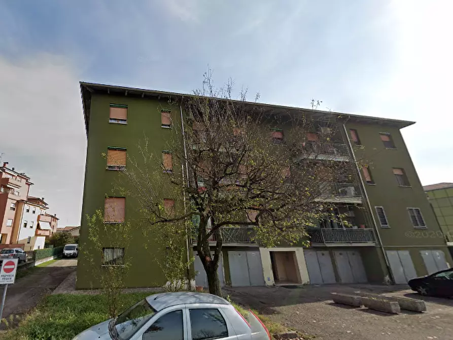 Immagine 10 di Appartamento in vendita  in Via Donato Bramante a Carpi