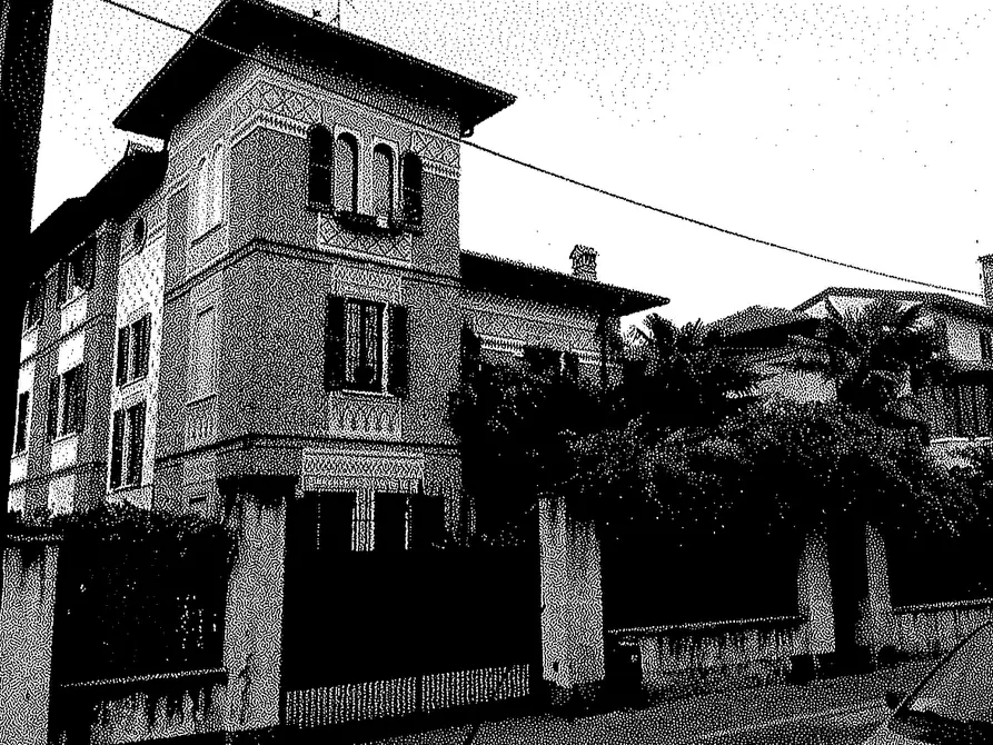 Immagine 1 di Villa in vendita  in Via Filippo Turati  a Bollate