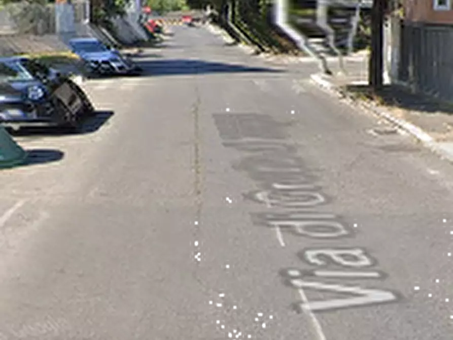 Immagine 4 di Garage in vendita  in Via di Grotta di Gregna a Roma