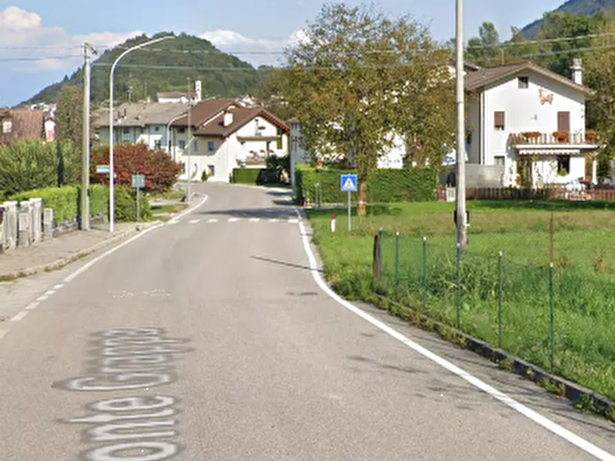 Immagine 7 di Negozio in vendita  in Via Monte Grappa a Seren Del Grappa