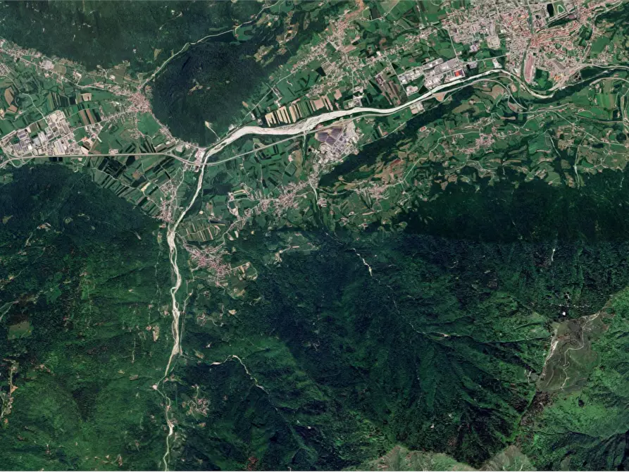 Immagine 12 di Negozio in vendita  in Via Monte Grappa a Seren Del Grappa