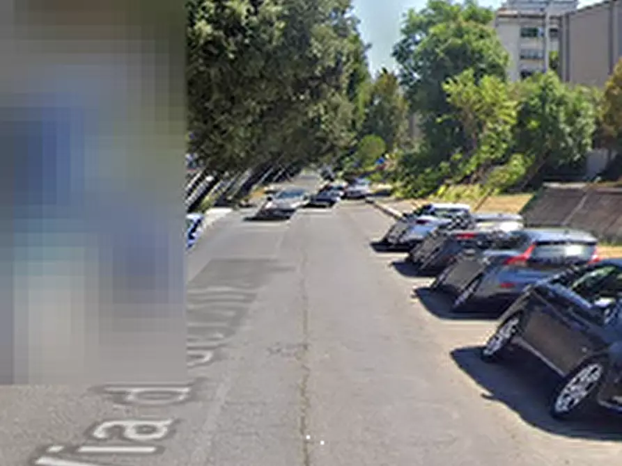Immagine 4 di Garage in vendita  in Via Grotta di Gregna a Roma