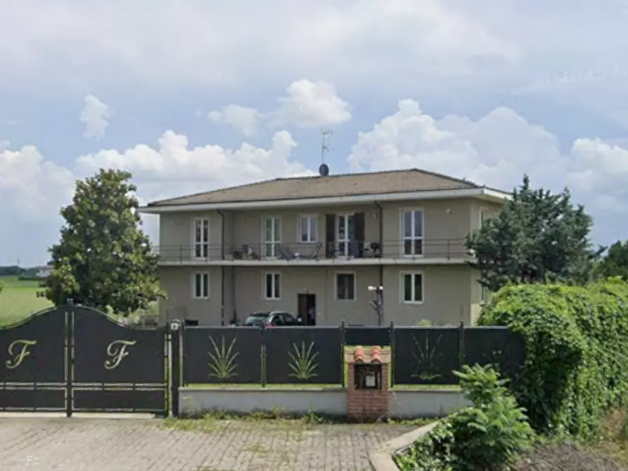 Immagine 8 di Appartamento in vendita  in Via Milano a Chiari