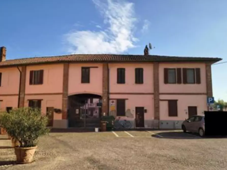 Immagine 1 di Appartamento in vendita  in Via XXV Aprile a Rosate