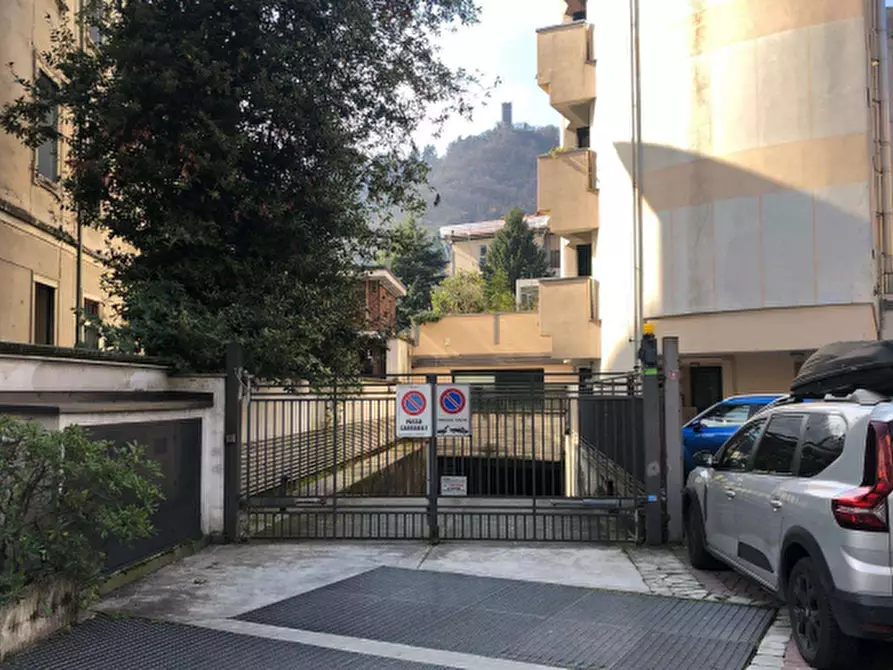 Immagine 8 di Appartamento in vendita  in Via Francesco Anzani a Como