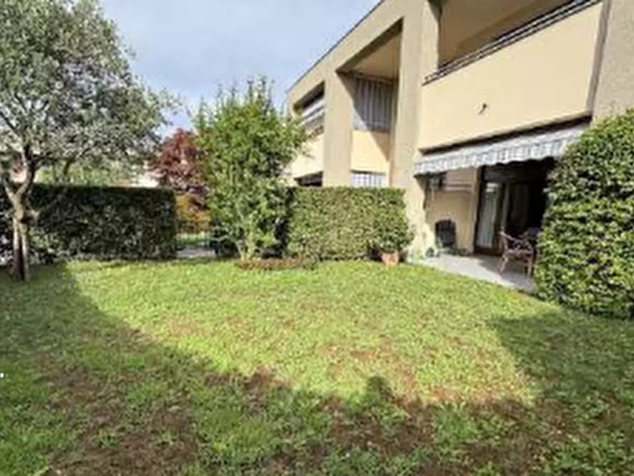 Immagine 1 di Appartamento in vendita  in Via Papa Giovanni XXIII a Alzate Brianza