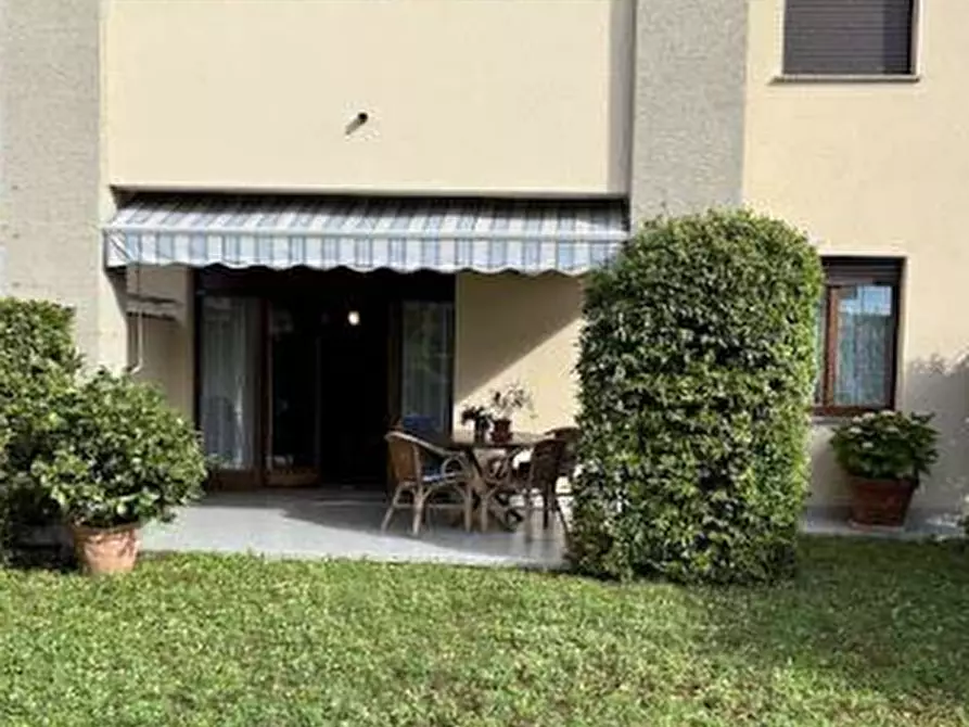 Immagine 3 di Appartamento in vendita  in Via Papa Giovanni XXIII a Alzate Brianza