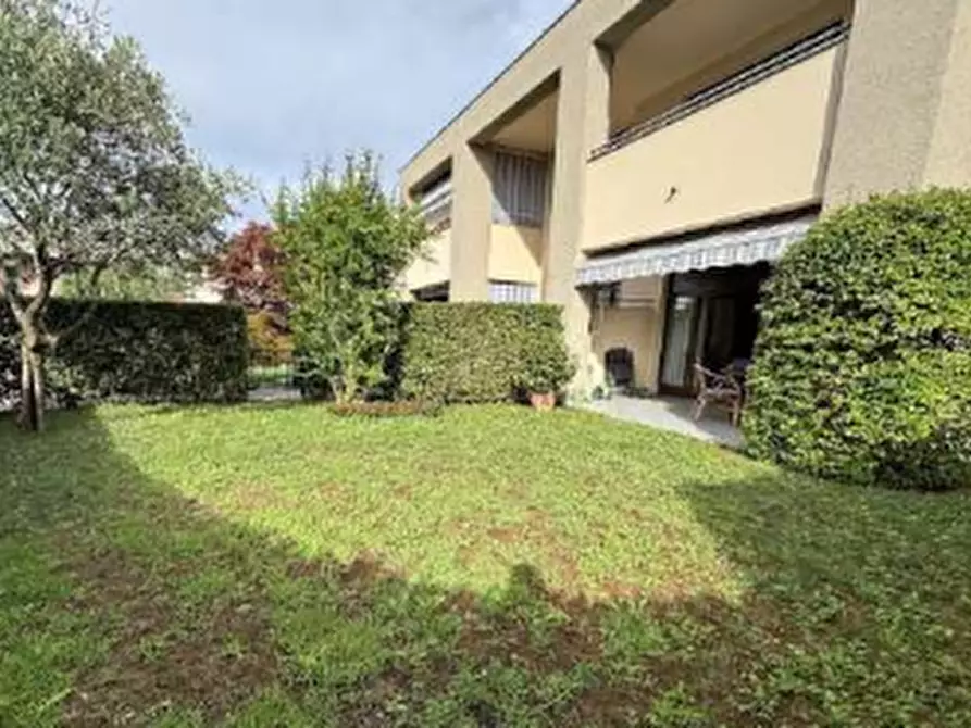 Immagine 6 di Appartamento in vendita  in Via Papa Giovanni XXIII a Alzate Brianza