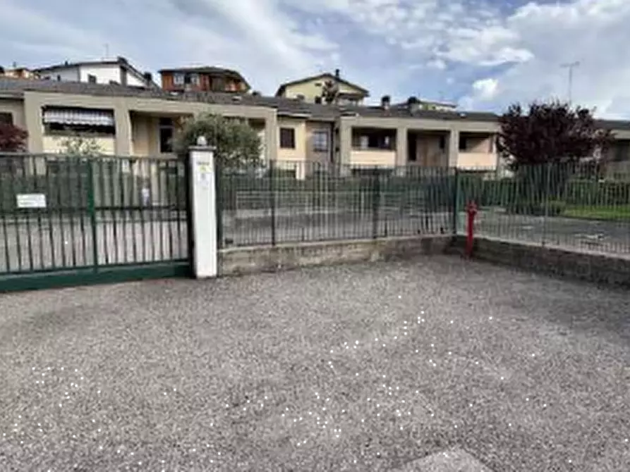 Immagine 7 di Appartamento in vendita  in Via Papa Giovanni XXIII a Alzate Brianza