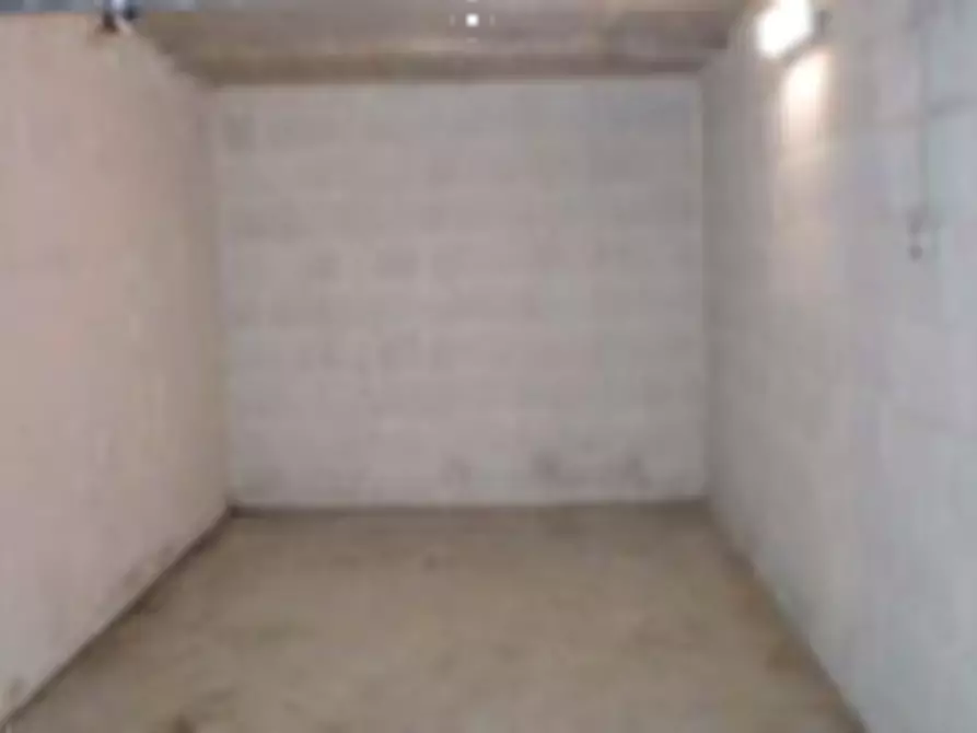 Immagine 1 di Garage in vendita  in Via di Grotta di Gregna a Roma