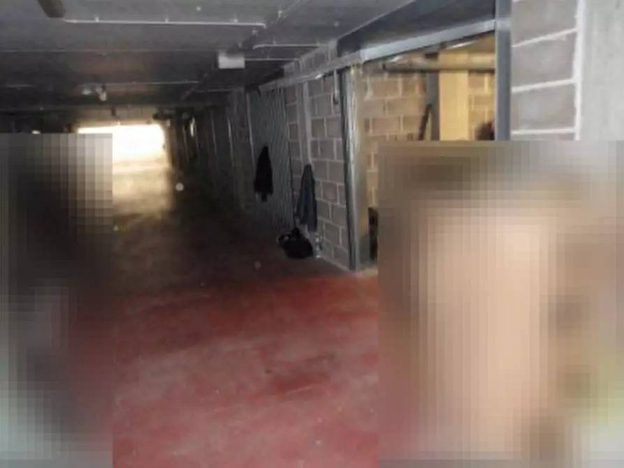 Immagine 3 di Garage in vendita  in Viale Roma a Anzio