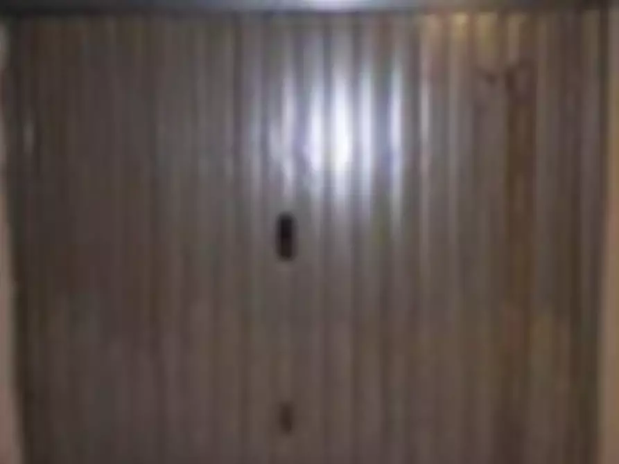 Immagine 2 di Garage in vendita  in Via di Grotta di Gregna  a Roma