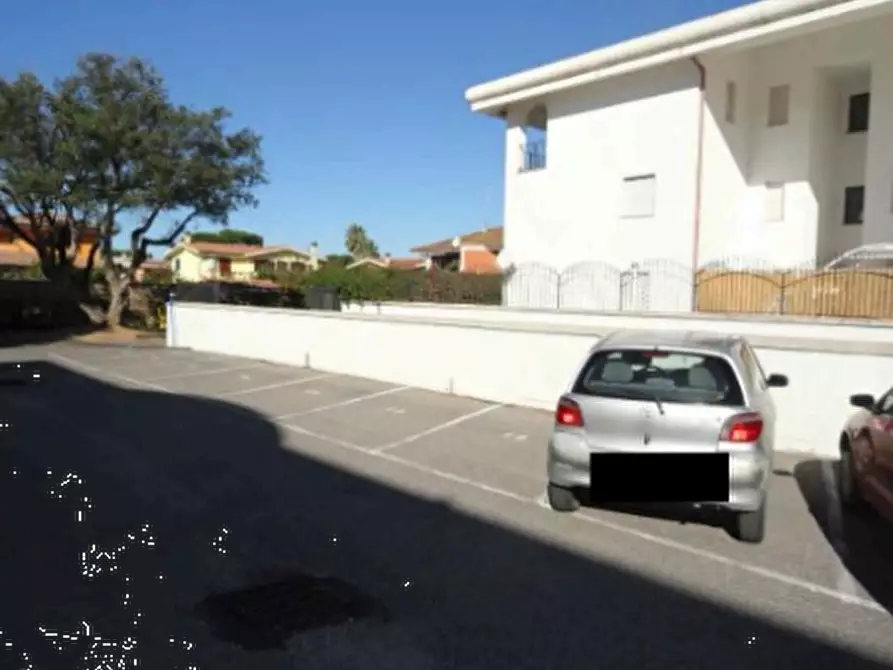 Immagine 3 di Garage in vendita  in Viale Roma a Anzio