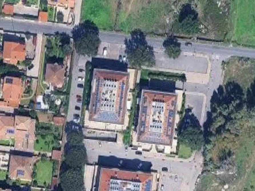 Immagine 8 di Garage in vendita  in Viale Roma a Anzio
