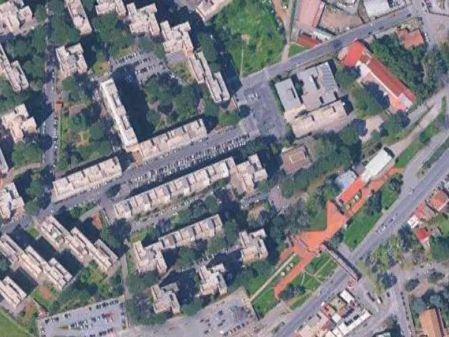Immagine 6 di Garage in vendita  in via di Grotta di Gregna a Roma