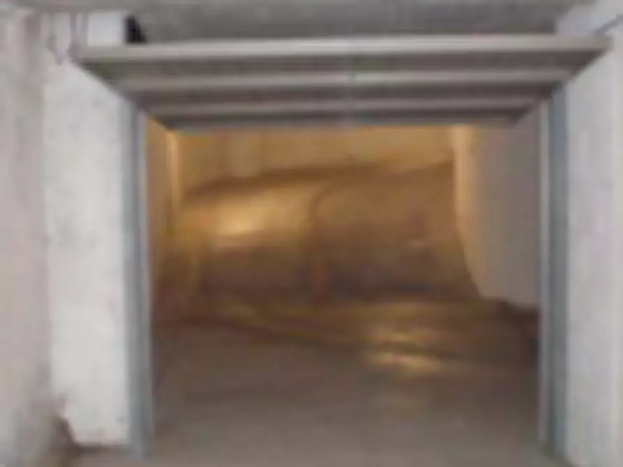 Immagine 1 di Garage in vendita  in Via di Grotta di Gregna a Roma