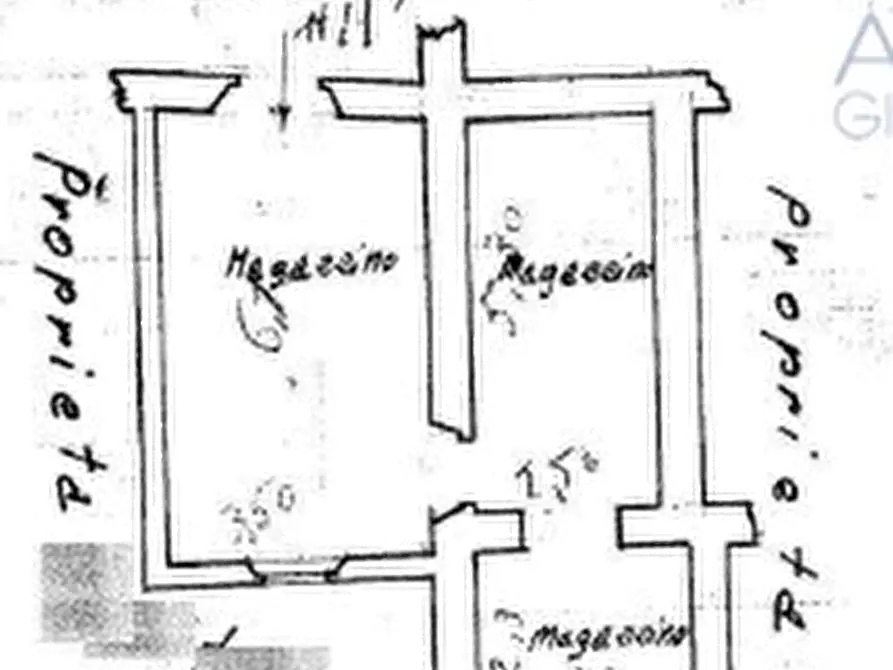 Immagine 10 di Magazzino in vendita  in Via del Cipresso a Roma