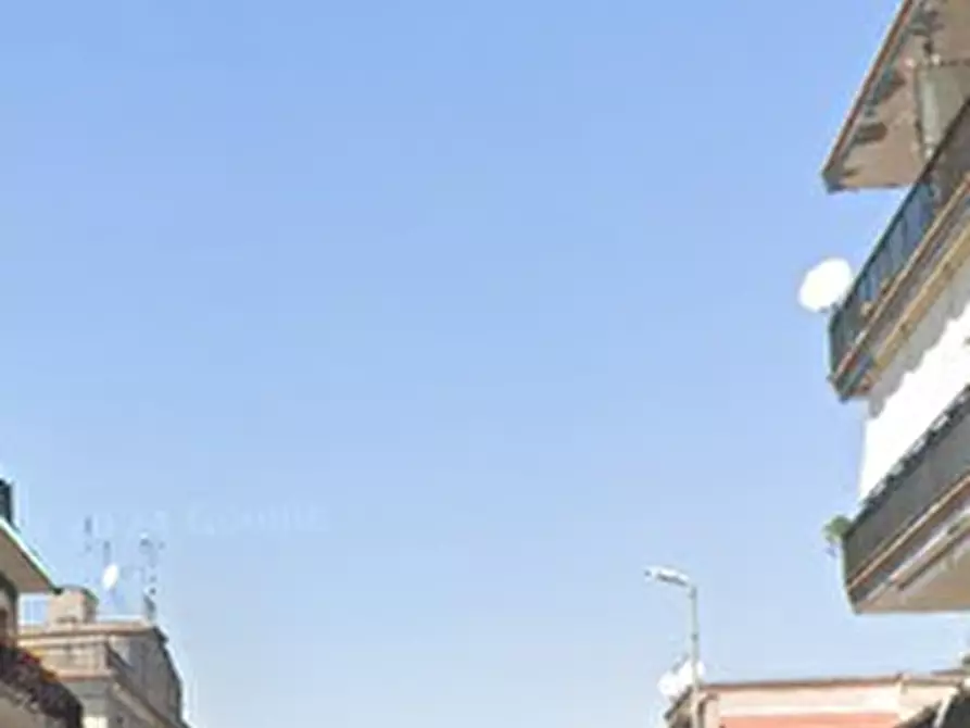 Immagine 3 di Appartamento in vendita  in Via Massimo Rubeo a Roma