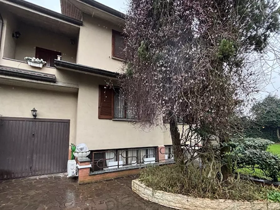 Immagine 2 di Casa bifamiliare in vendita  in Via Don Luigi Cantini a Agrate Brianza