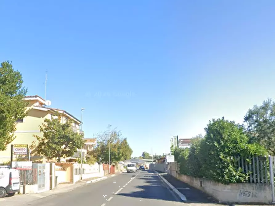 Immagine 3 di Negozio in vendita  in Via di Casal Selce a Roma