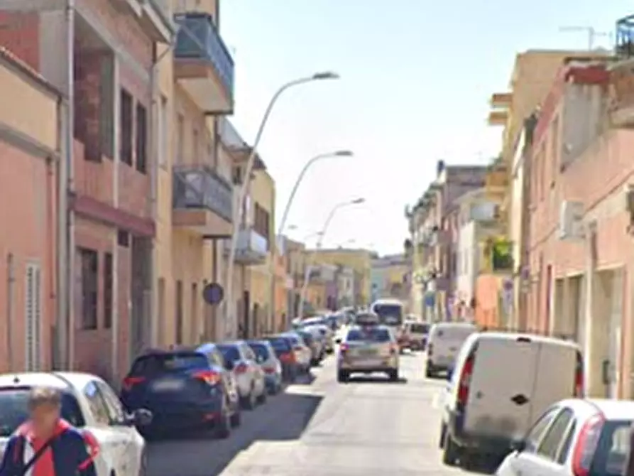 Immagine 11 di Negozio in vendita  in Via Antonio Argiolas a Cagliari