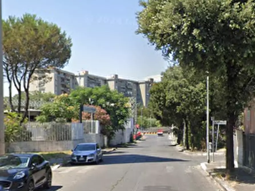 Immagine 2 di Garage in vendita  in via di Grotta di Gregna a Roma