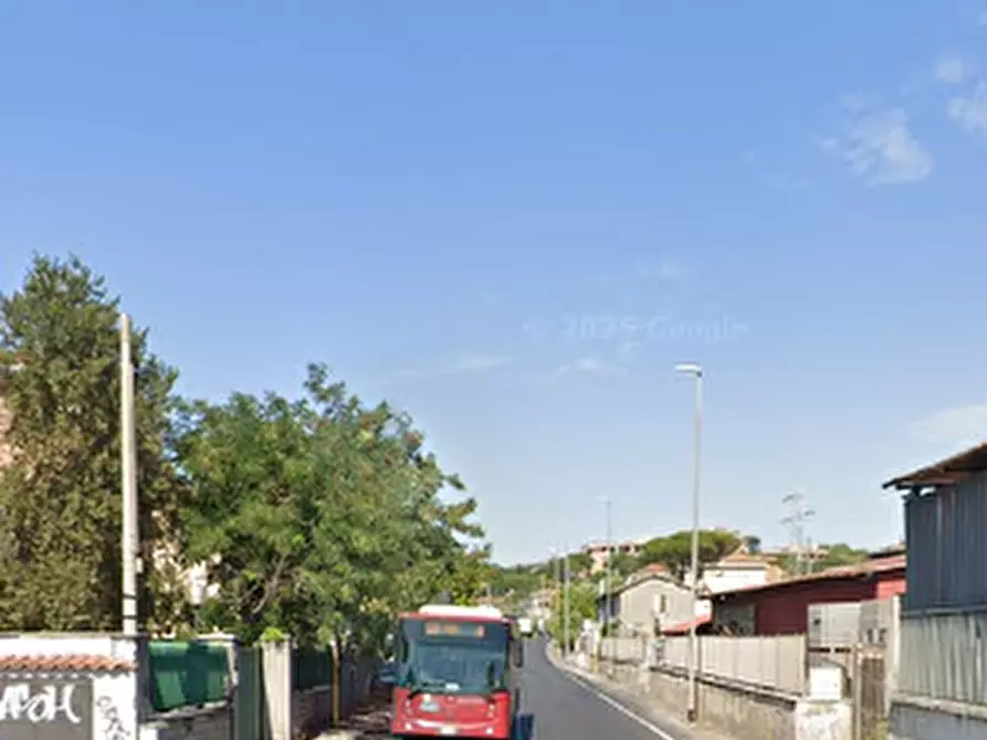Immagine 3 di Garage in vendita  in Via della Magliana a Roma