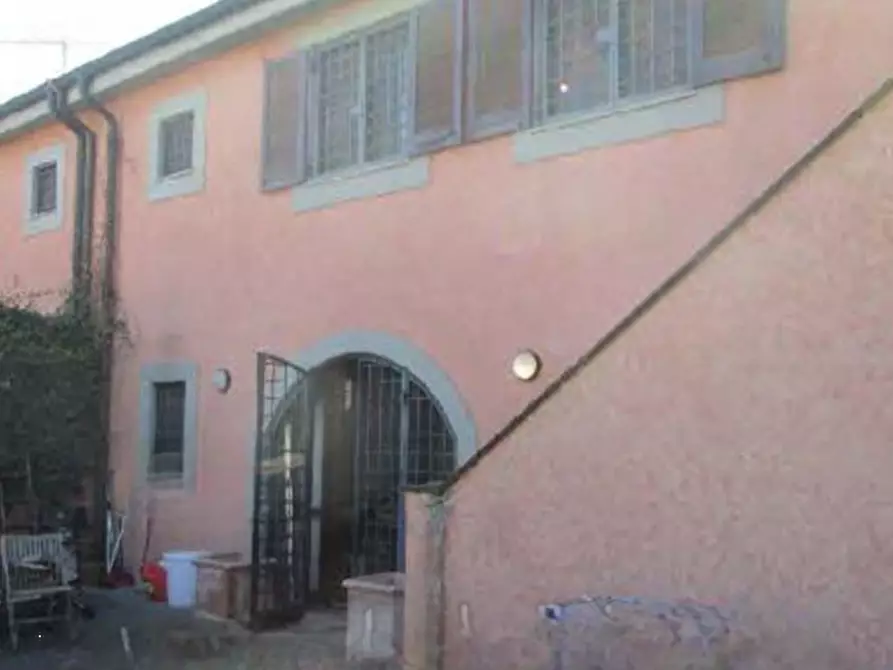 Immagine 2 di Villa in vendita  in Via Sergio Amidei a Roma