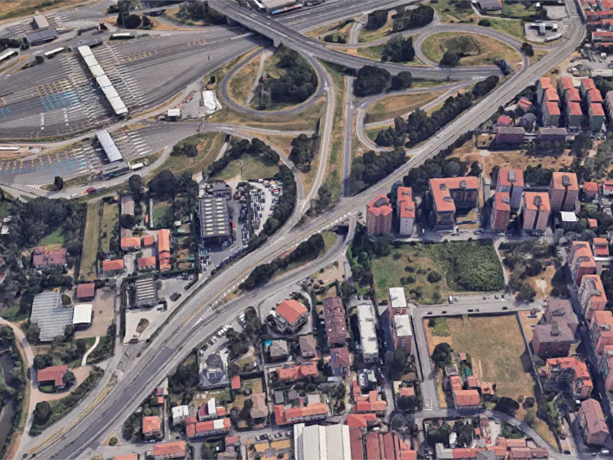 Immagine 2 di Negozio in vendita  in Via Solone a Monza