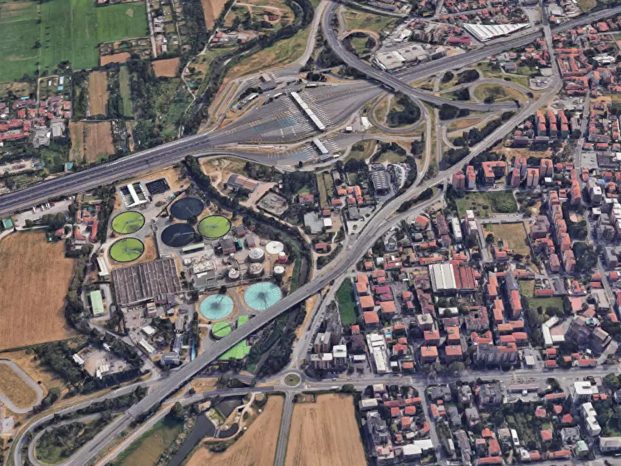 Immagine 4 di Negozio in vendita  in Via Solone a Monza