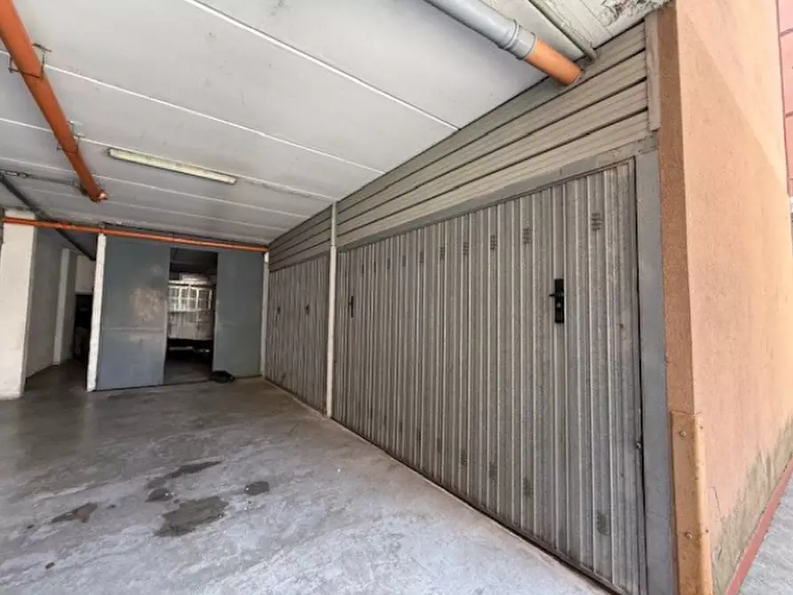 Immagine 1 di Garage in vendita  in Via dei Prati a Monza