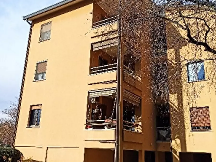 Immagine 3 di Appartamento in vendita  in Via Calabria a Arcore