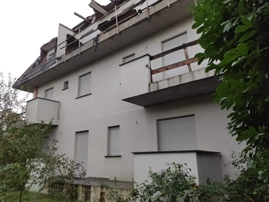 Immagine 2 di Stabile in vendita  in Via Einaudi  a Seregno