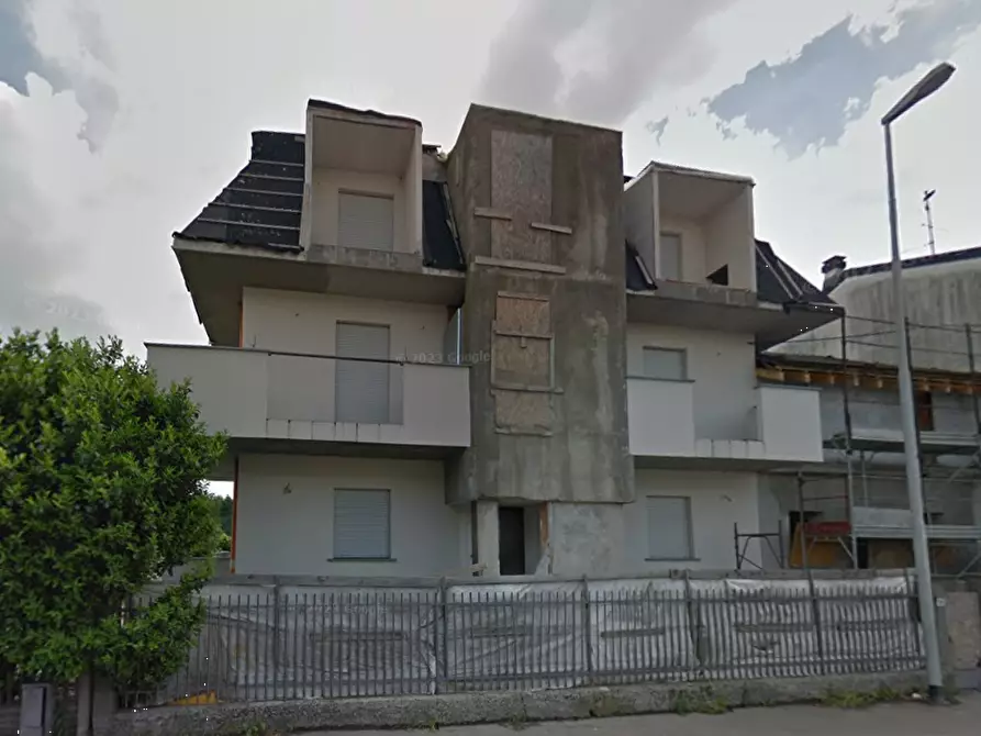 Immagine 5 di Stabile in vendita  in Via Einaudi  a Seregno