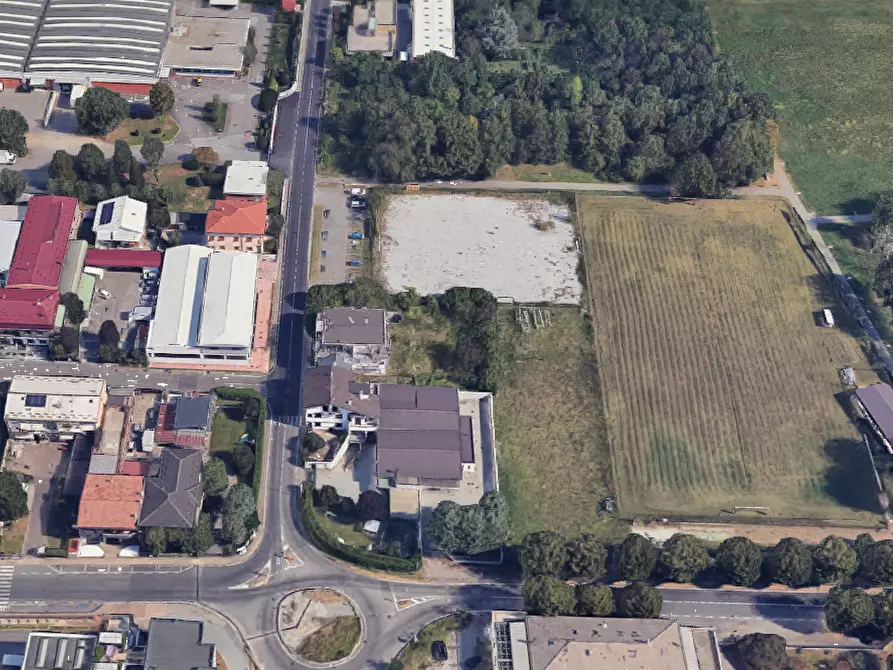 Immagine 14 di Stabile in vendita  in Via Einaudi  a Seregno