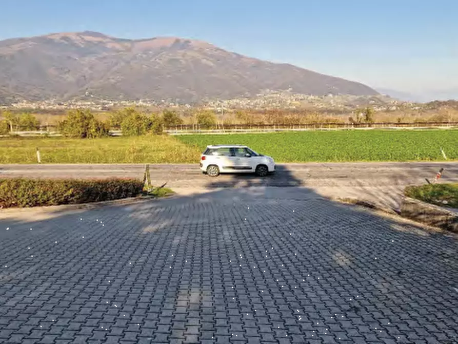 Immagine 3 di Negozio in vendita  in Via Feltrina a Pederobba